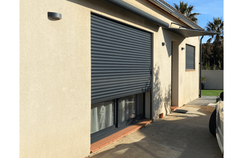 Volet roulant traditionnel gris anthracite 2