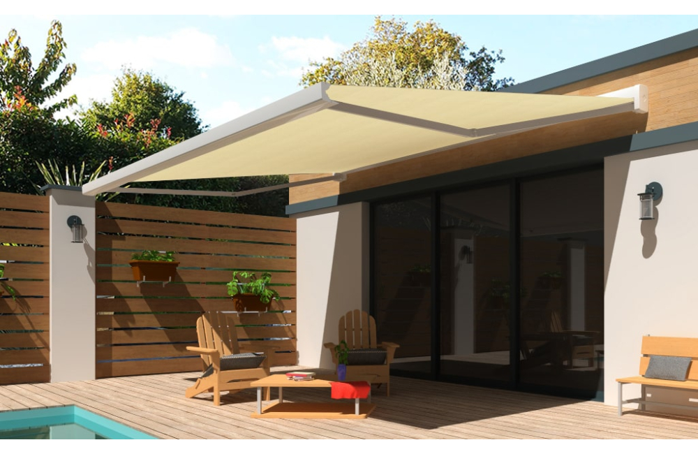 Store banne coffre Eole blanc 5 x 3.50 m Motorisé à télécommande + Led toile crème en position ouverte