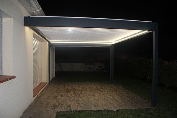 Pergola bioclimatique illuminé de nuit